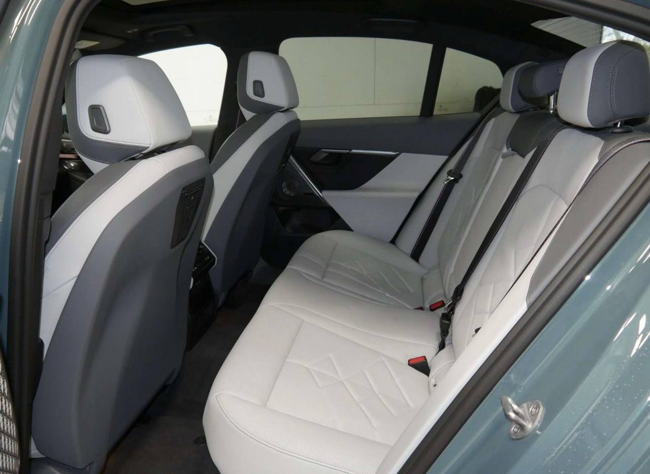 BMW I5