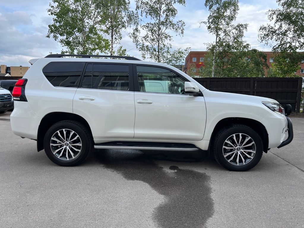 Toyota Land Cruiser 