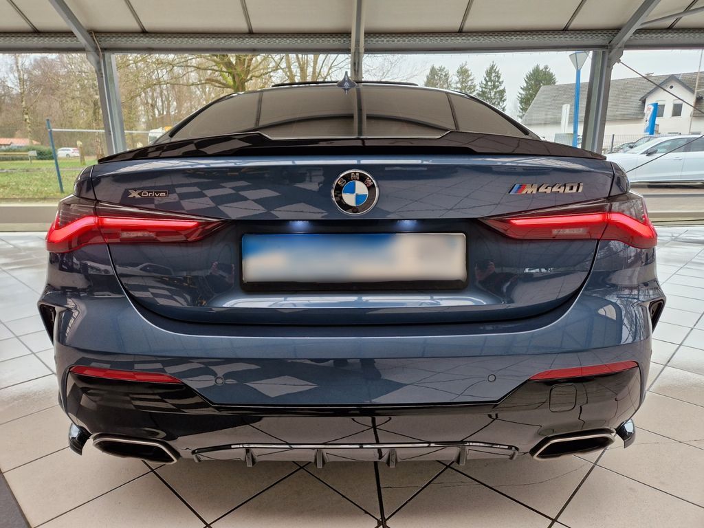 BMW M440i 